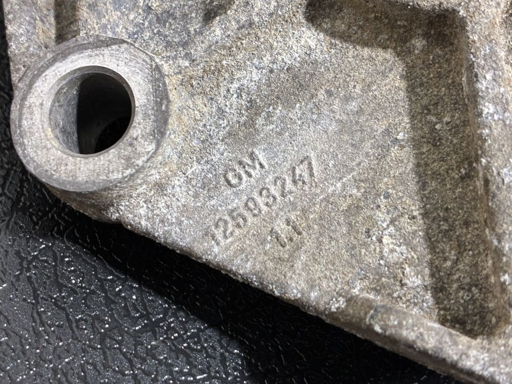 Trailblazer SS 6.0L LS2 A/C Compressor Bracket 12593247